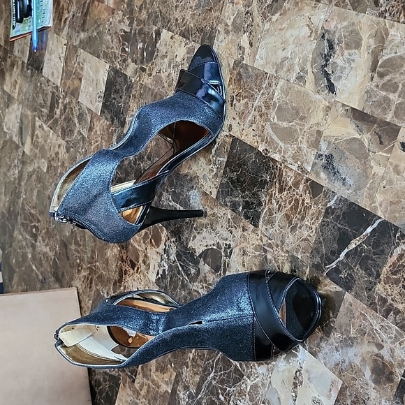 Guess shoes - Picture 3 of 3